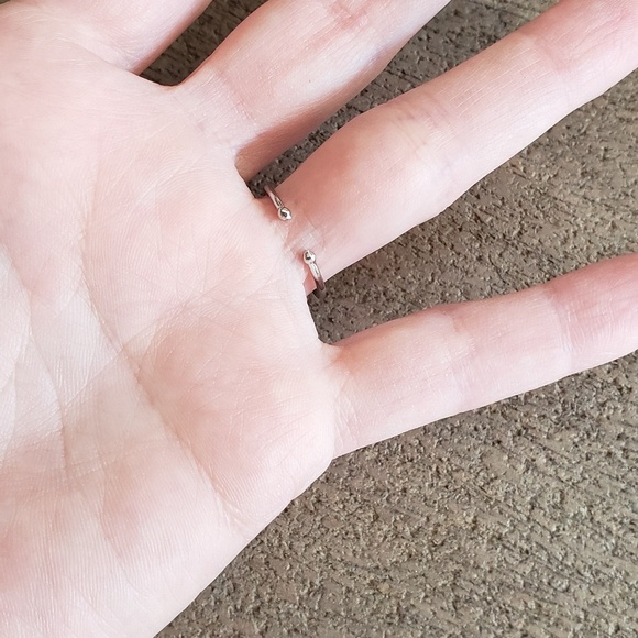 S925 Sterlin Silver Filled Heart Ring - Picture 4 of 5